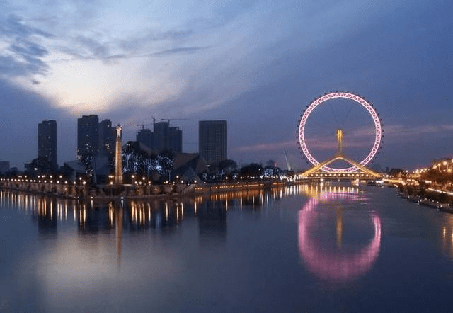 天津之声，播音稿精选