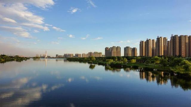 太原市领导与市民共话发展盛会